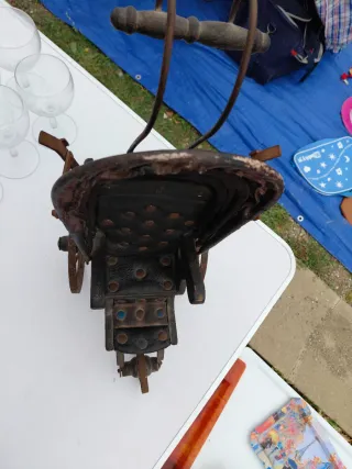 Carrito antiguo de cuero y metal 45x20cm