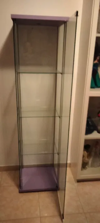 Estantería de cristal