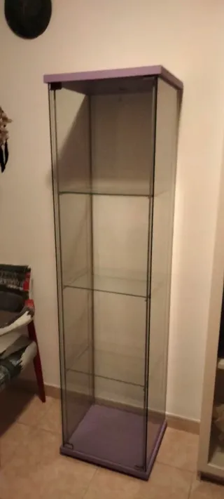 Estantería de cristal