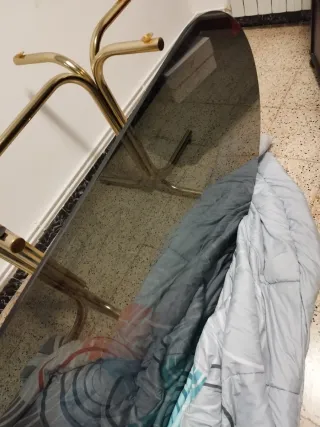 Mesa comedor cristal y metal dorado