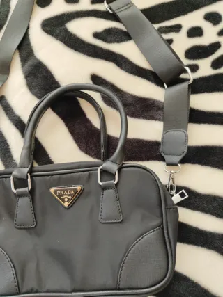 Borsa Prada Nera con Manici Lunghi e Corti