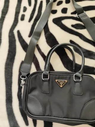 Borsa Prada Nera con Manici Lunghi e Corti