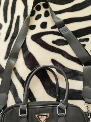 Borsa Prada Nera con Manici Lunghi e Corti