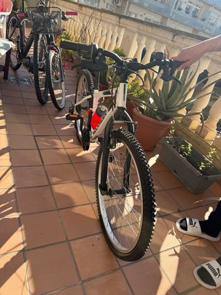 Bicicleta infantil Rockrider blanca