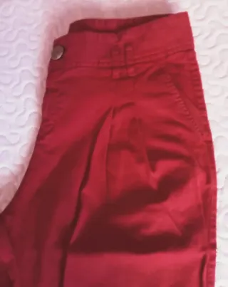 Pantalones rojos Zara