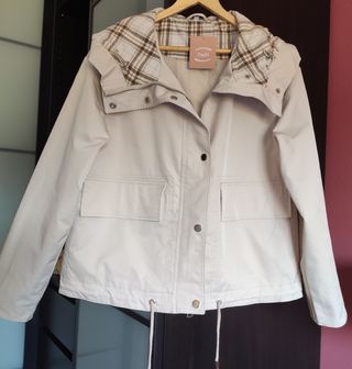 Cazadora beige mujer