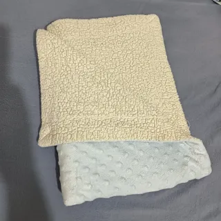 Manta bebé borreguito celeste 85x105