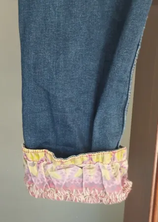 Pantalón tejano Desigual con bordados