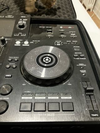 Pioneer XDJ RR con funda de transporte