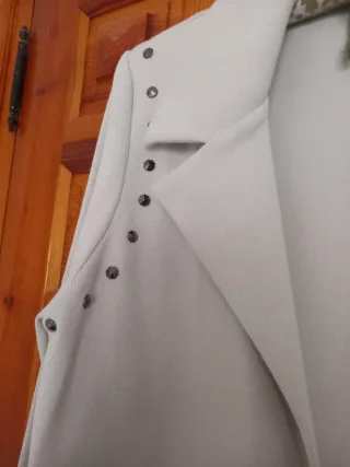 Chaqueta Pisonero Beige con Tachuelas