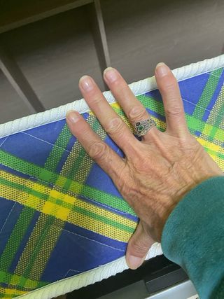 Cama mural abatible individual y  almacenamiento