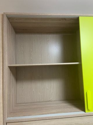 Cama mural abatible individual y  almacenamiento