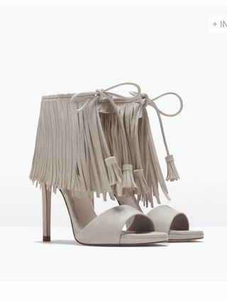 Sandalias tacón flecos efecto ante hielo Zara