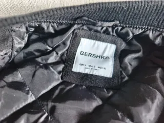Chaqueta Bomber Bershka Talla S Negra