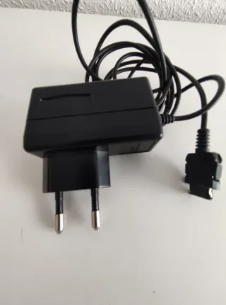 Cargador Sharp XN-10005 Móvil Antiguo