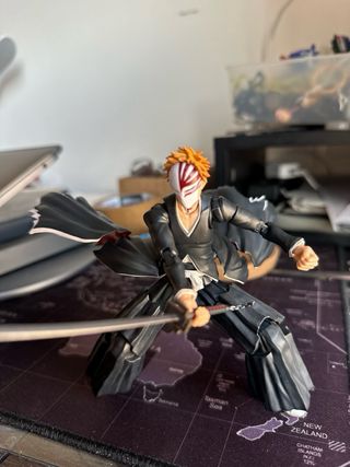 Ichigo Sh Figuarts con máscara demoníaca