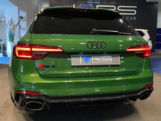 Audi A4 RS4 Avant TFSI quattro