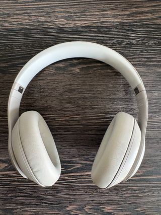 Beats Studio Pro Auriculares Beige.
