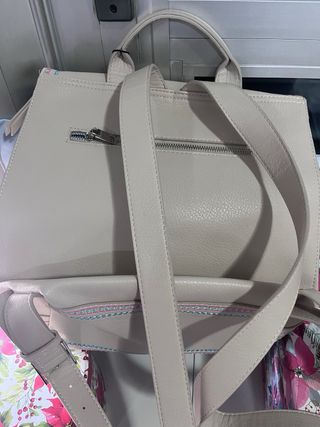 Mochila Desigual Beige con Bordados