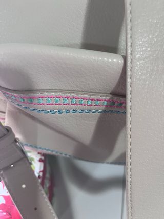 Mochila Desigual Beige con Bordados