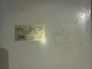 se vende o se cambia Transformador Trifásico  2,20