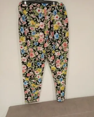 Pantalón estampado floral S