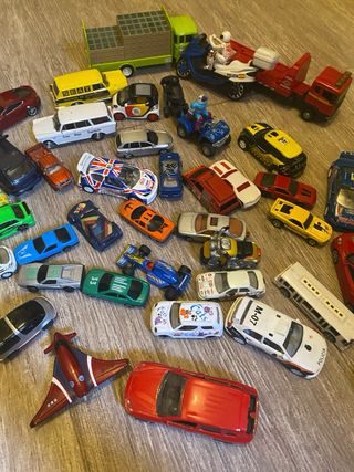 Lote Coches Juguete Niños. 42 piezaa