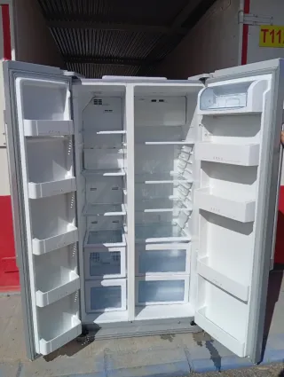 Frigorífico americano Haier plateado