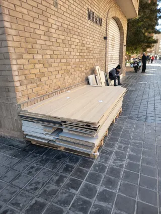 Mesa de madera blanca grande