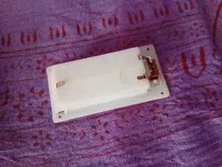 Porta Pilhas AAA com Botão