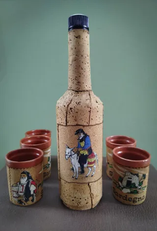 Set  cinque Bicchieri e Bottiglia Sardi in Sughero