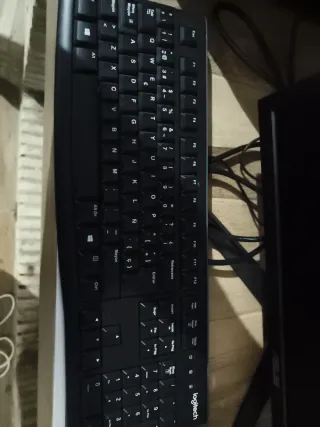 Ordenador Gaming con Monitor y Accesorios