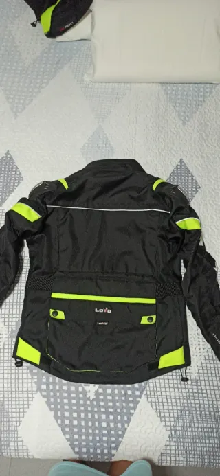 Traje de moto LoVo negro y verde