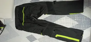 Traje de moto LoVo negro y verde