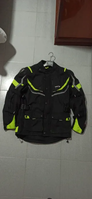 Traje de moto LoVo negro y verde
