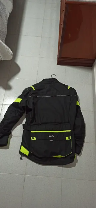 Traje de moto LoVo negro y verde