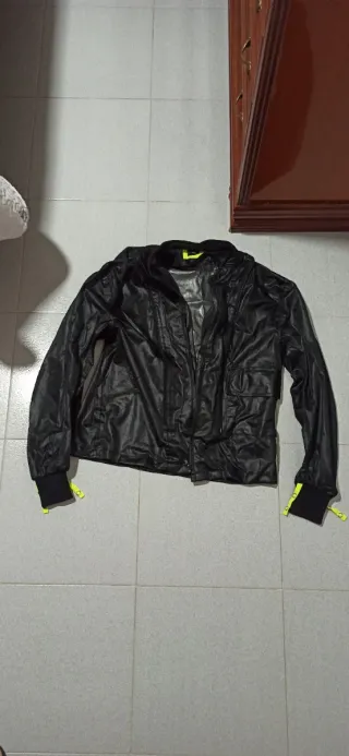 Traje de moto LoVo negro y verde