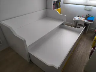 Cama nido con cajones.