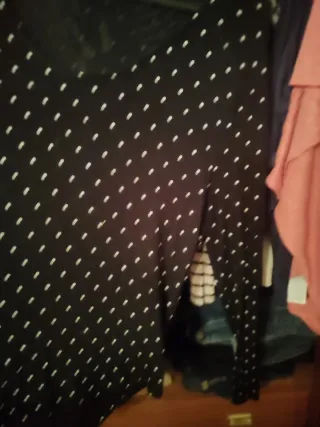 Jersey negro con lunares blancos