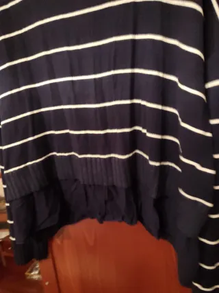 Jersey negro con lunares blancos