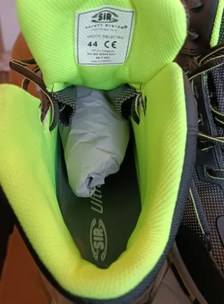 Botas de Seguridad T44 Scarpa Alta Dielectric