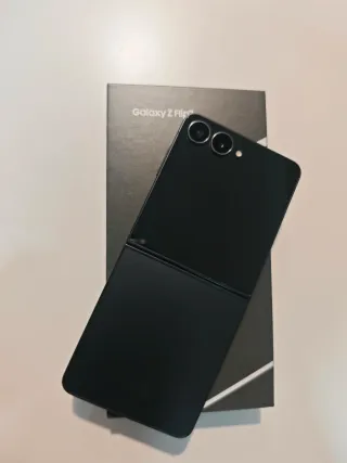 Samsung Galaxy Z Flip 7 Nero