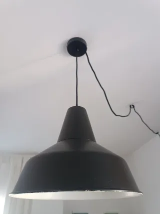 Lámpara de salón negra y blanca