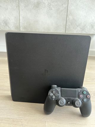 Consola PS4 Slim Negra + Mando