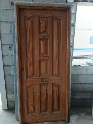 Puerta de entrada madera 0,90x2,10