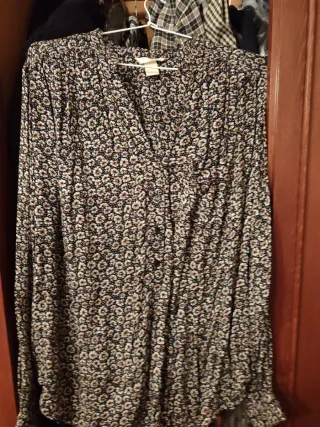 Camisa Punt Roma floral beige y azul