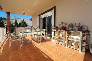 Casa pareada en alquiler en Monserrat