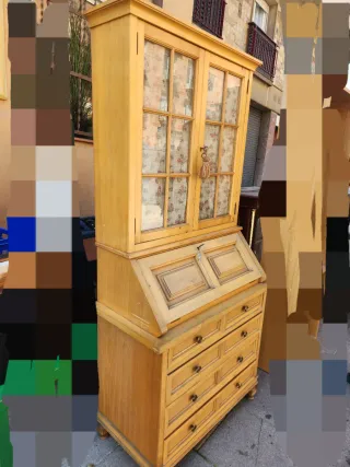 Antiguo escritorio secreter o buro con vitrina.