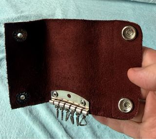 Cartera de cuero artesanal para llaves