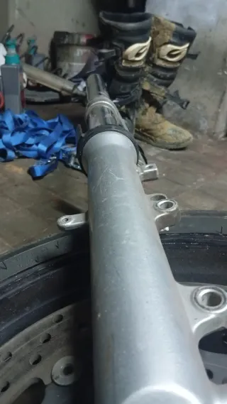 Parte delantera Yamaha R6 2002